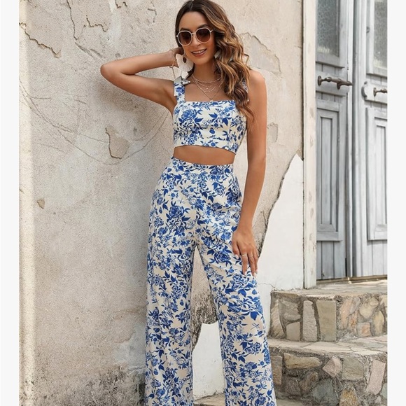 NWOT Floral Blue and White Women's Jumpsuit - Picture 3 of 7